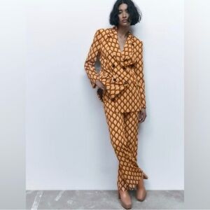 Zara Patterned Geometric Jacket Pants Set  XS